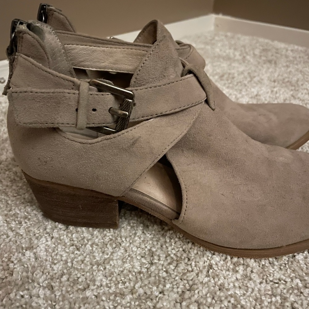 Calson booties